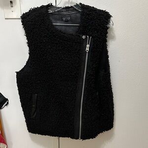 Black Faux fur Vest with Zipper